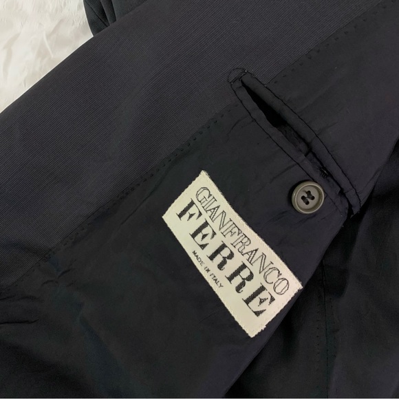 Vintage Gianfranco Ferre Navy Blazer - Picture 4 of 11